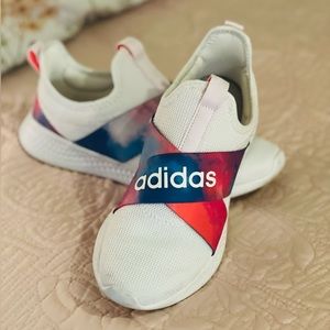 Adidas watercolor “Cloudfoam Comfort” - size 6.5 women’s